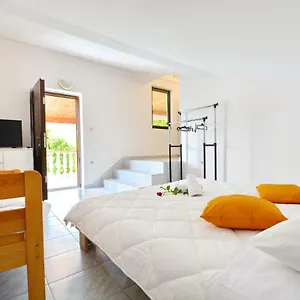 https://apartmani-maca-sikovo.hotelinzadar.com